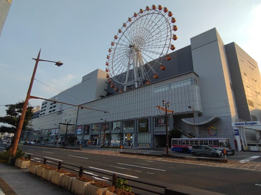 看板がトレードマークのココウォーク